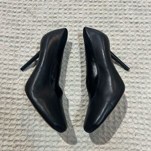 Burberry Black Leather Baby Pumps EU 37 1/2